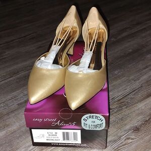 NEW Nordstrom’s Easy Street Alive 5 Gold Satin Heel Dress Shoes Sz 8.5W